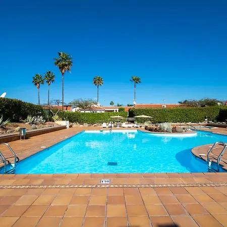 Sunny Villa *