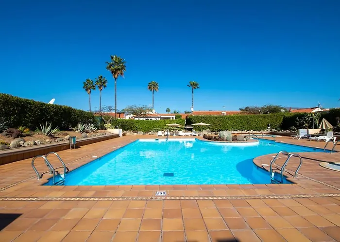 Sunny Villa *